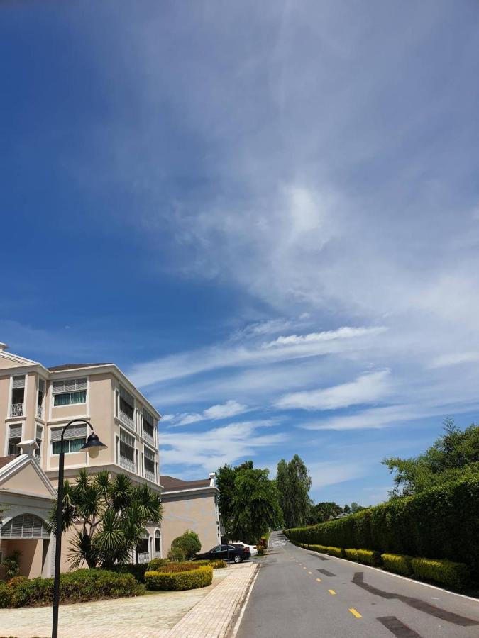 Baan Rub Lom by Jane Apartment Pakchong Bagian luar foto
